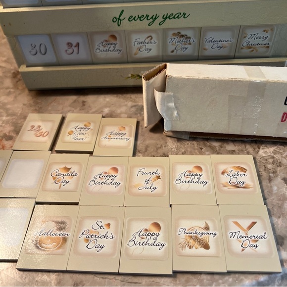 VTG Wooden Farmhouse Perpetual Calendar Floral Hand Crafted Birchfield complete - Picture 7 of 16